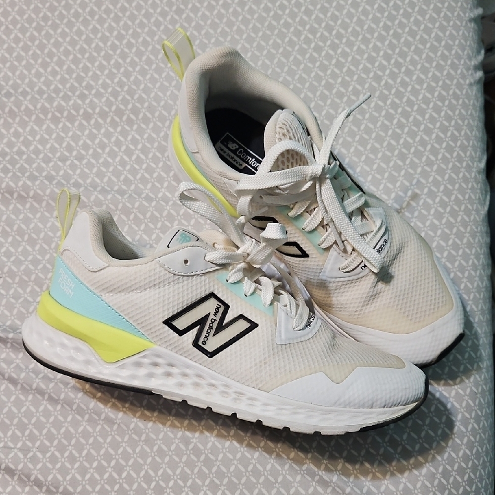 New Balance White and Lime Green Athletic Shoes EUC